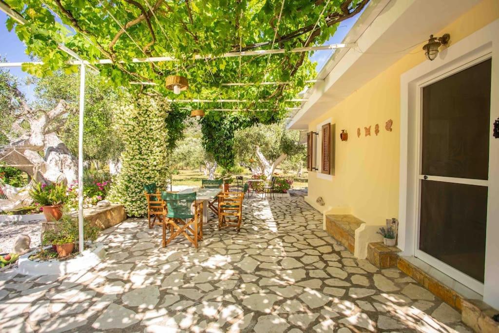 Anthia Private Studio A Breath Away From Beaches Áyios Nikítas Екстериор снимка