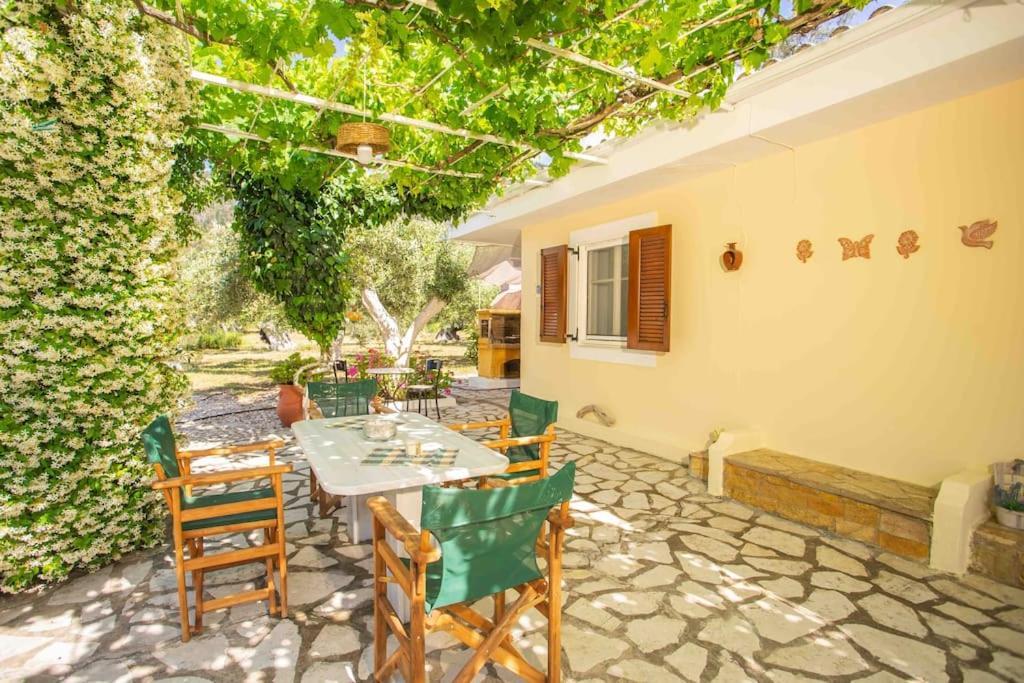 Anthia Private Studio A Breath Away From Beaches Áyios Nikítas Екстериор снимка